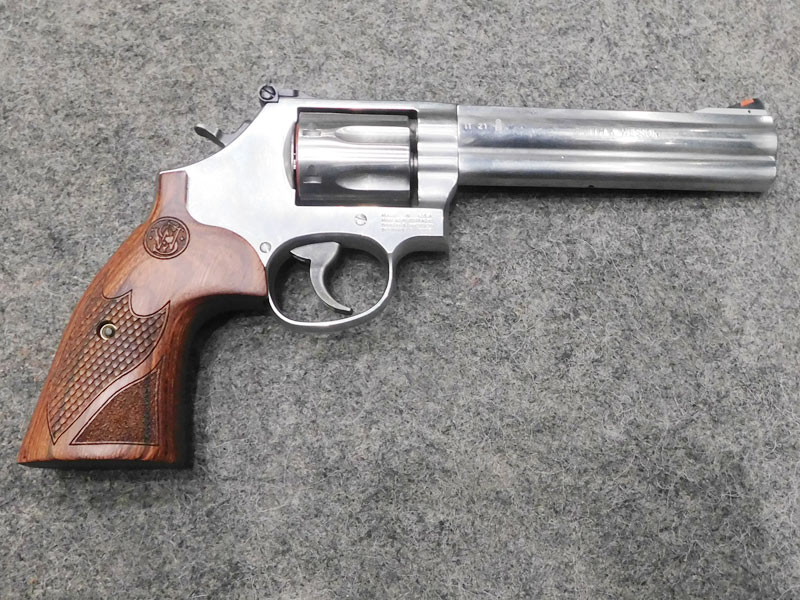 Smith & Wesson 686 Plus Deluxe