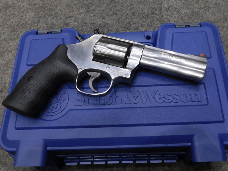 Smith & Wesson 686 4”